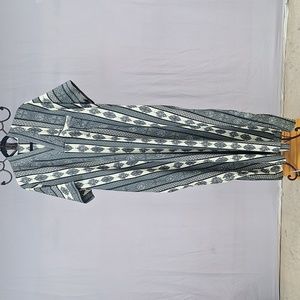 Long V-Neck Short Sleeve Kaftan Tribal Print Black, Gray and Cream XL